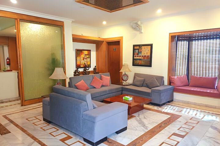 Room 16 of 28
