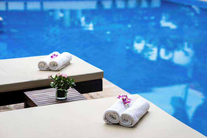 Pool 40 of 75