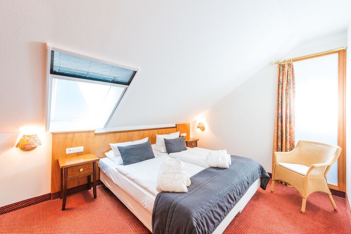 Room 5 of 33