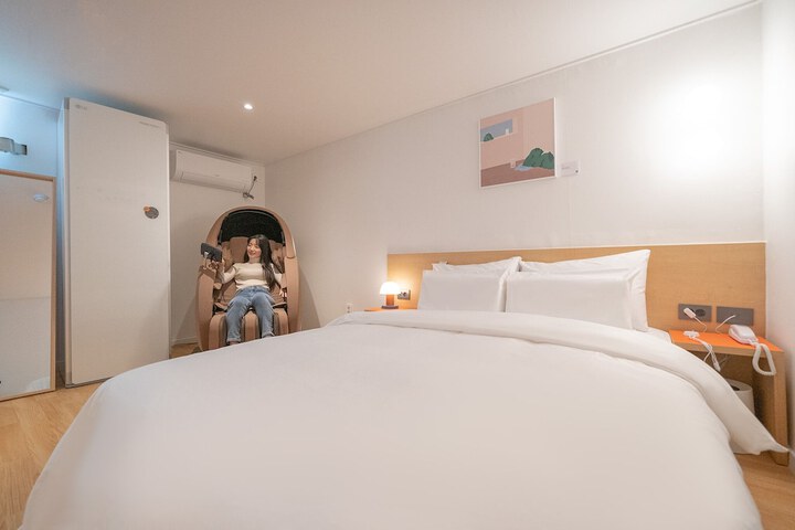 Room 48 of 100