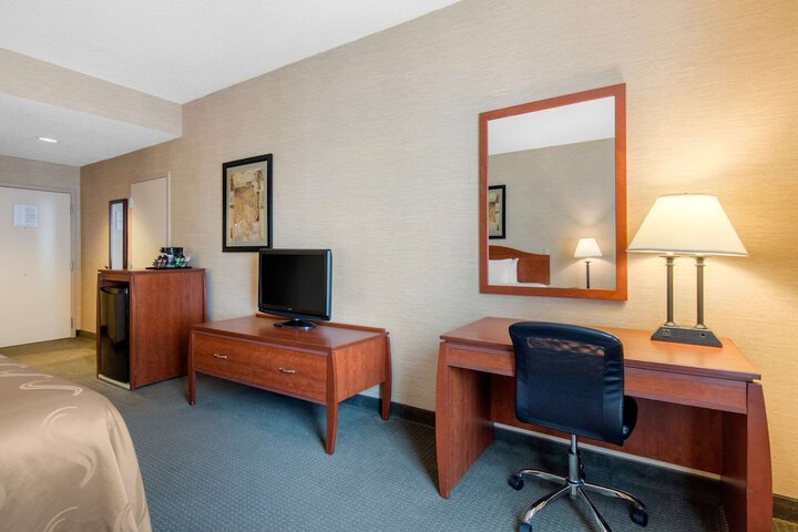 Room 12 of 38