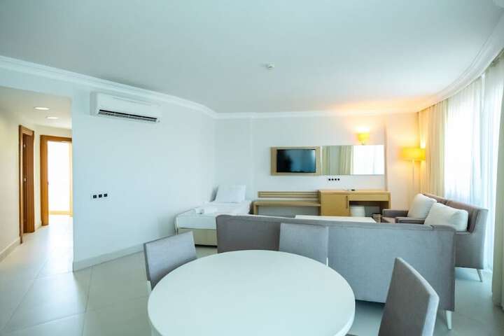 Room 19 of 95