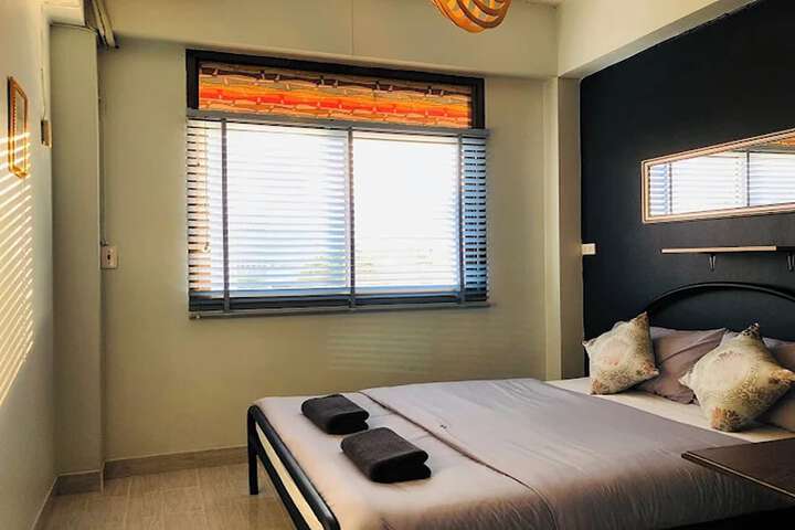 Room 10 of 50