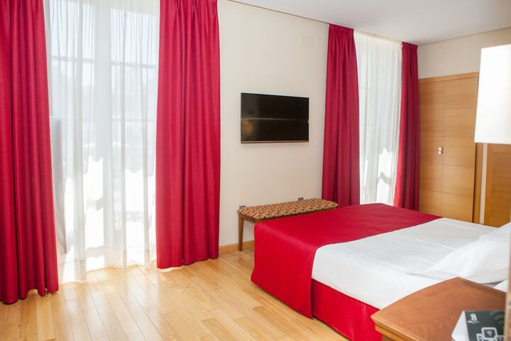 Room 17 of 105