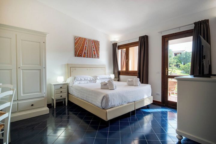 Room 3 of 65