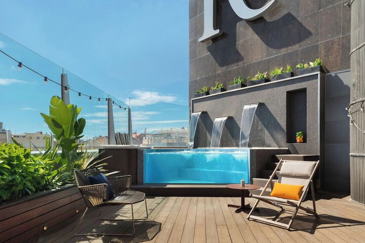 Pool 45 of 124