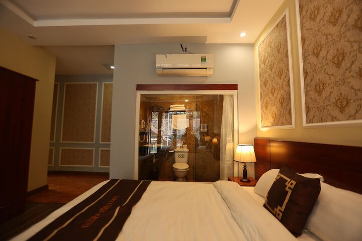 Room 21 of 48