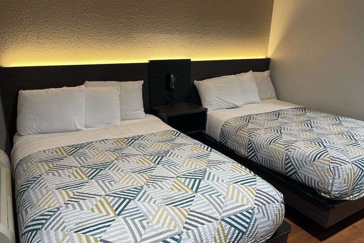 Double Accessible Queen Size Bed (11 of 16)