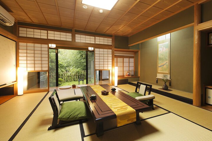 Room 4 of 47