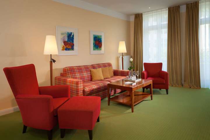 Room 9 of 25