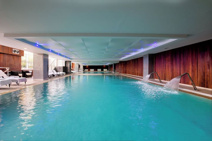 Pool 165 of 441