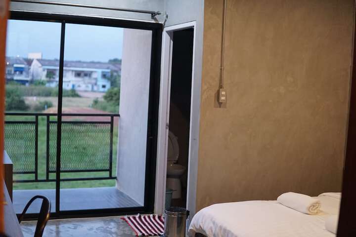 Room 8 of 15