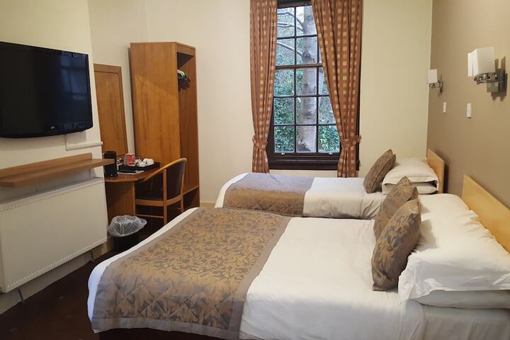 Room 9 of 79