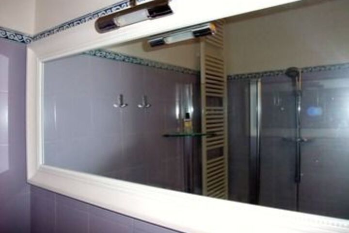 Room 5 of 52
