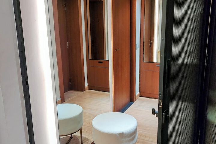 Room 51 of 115
