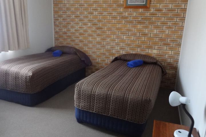 Room 15 of 48