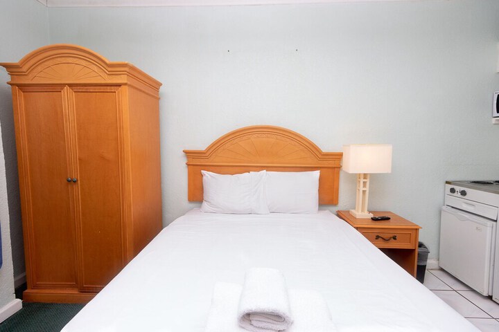 Room 2 of 31