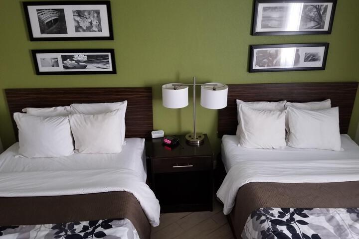 Room 45 of 100