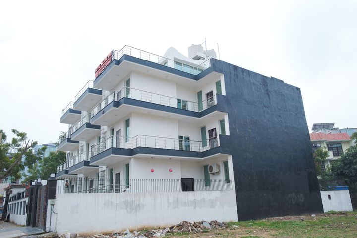 CAPITAL O 87040 HOTEL KESAR