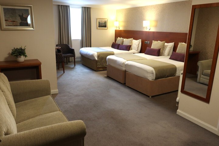 Room 6 of 32