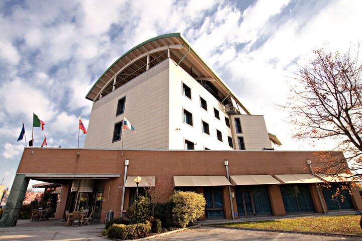 Hotel 58 of 59