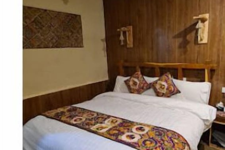 Room 5 of 20