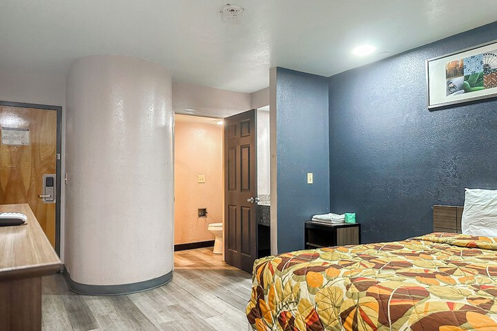 Room 12 of 58