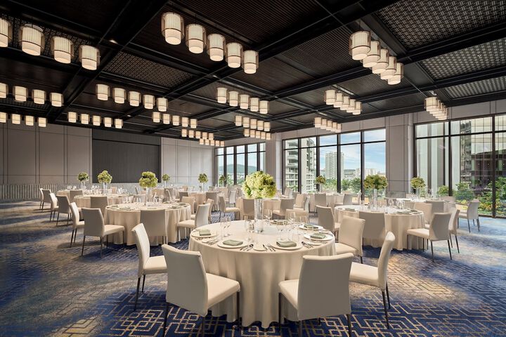 Ballroom/Hall 121 of 145