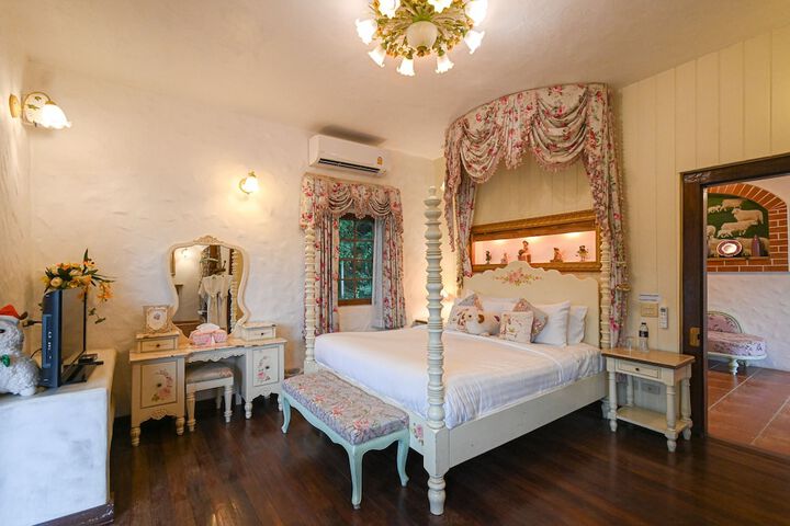 Room 46 of 157