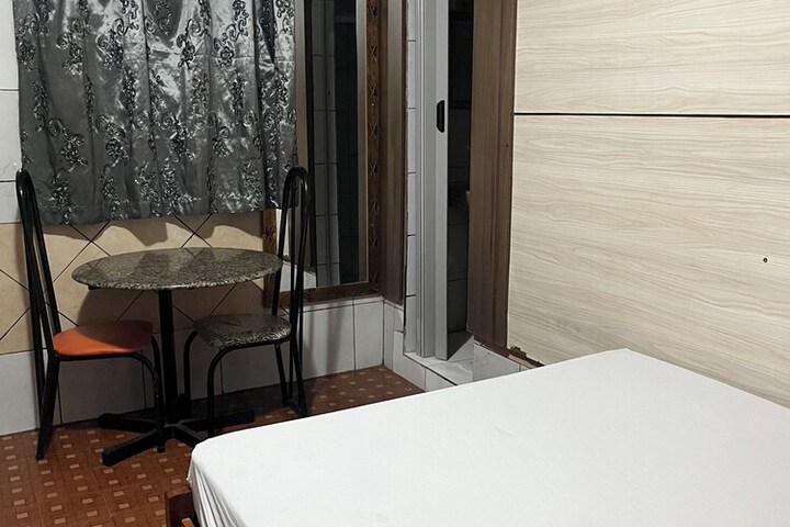 Room 19 of 34