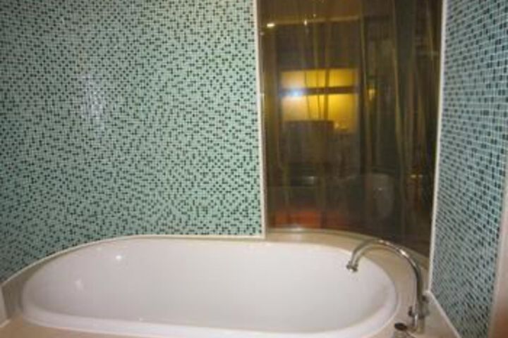 Room 6 of 51