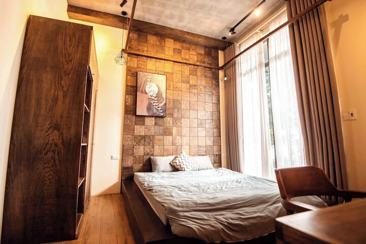 Room 49 of 80