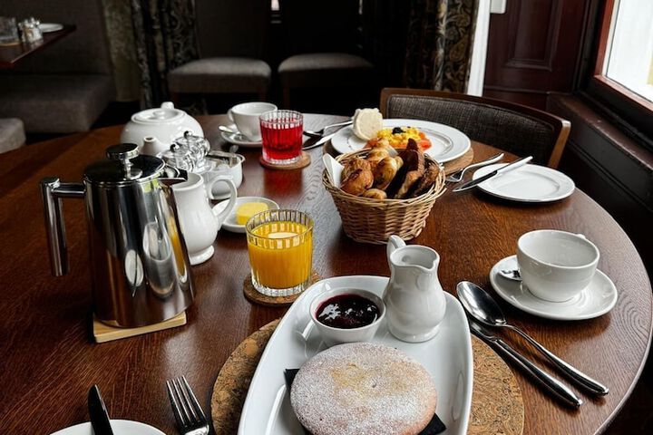 Breakfast/Coffee Service 35 of 52