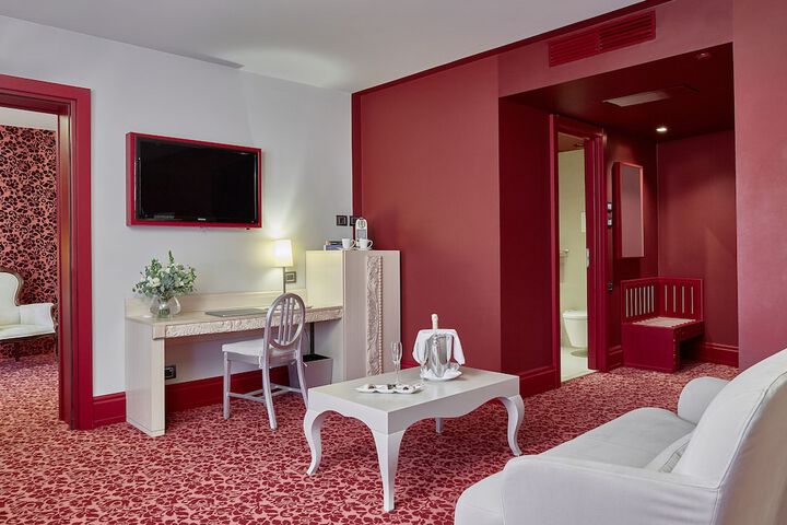Room 10 of 123