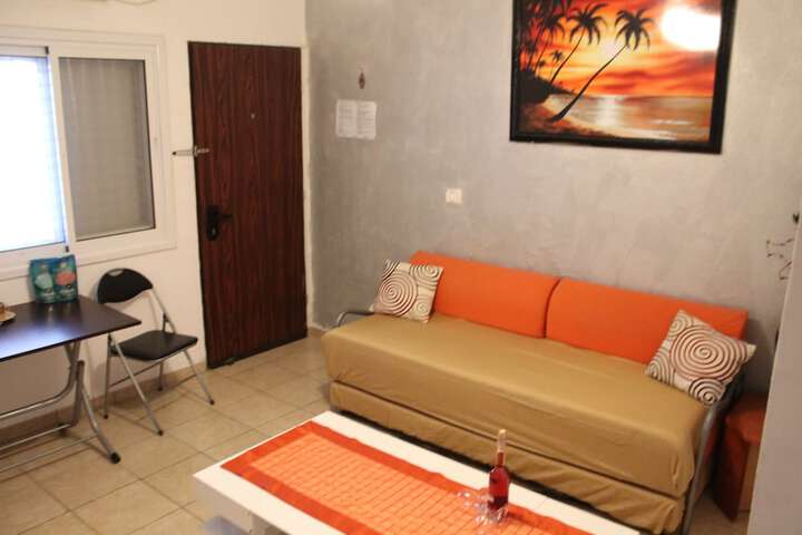 Room 28 of 43