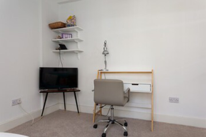 Room 8 of 23