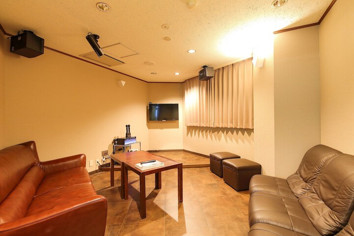 Room 19 of 34