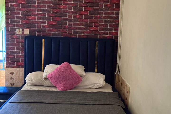 Room 34 of 53