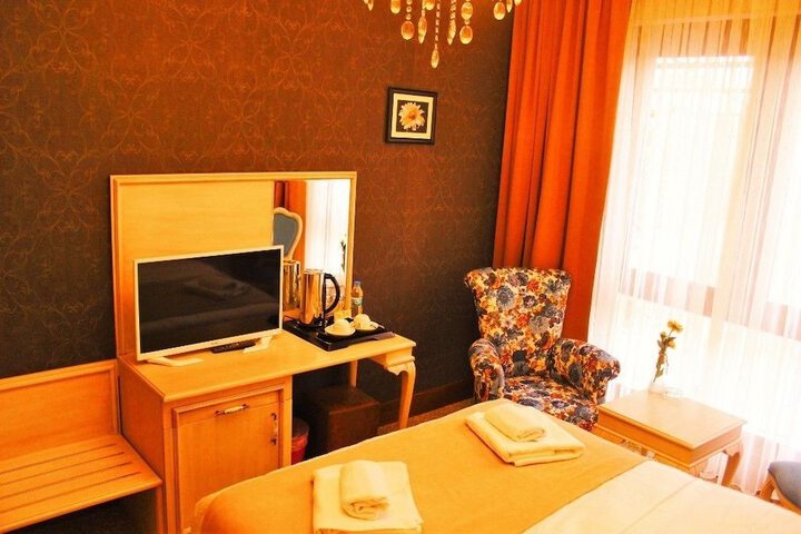 Room 6 of 45