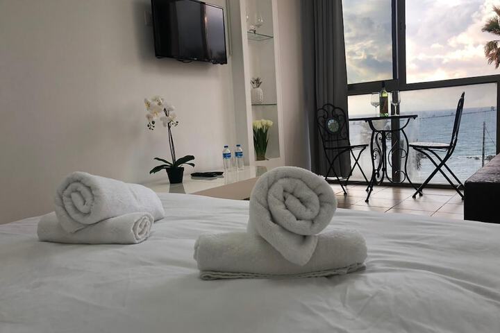 Room 11 of 140