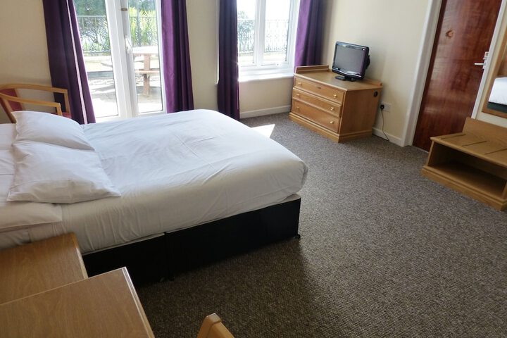 Room 6 of 49