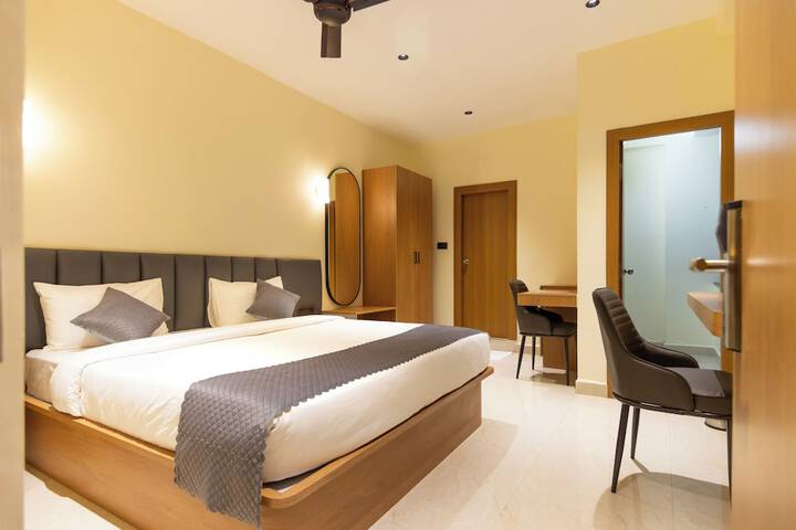 Room 9 of 25