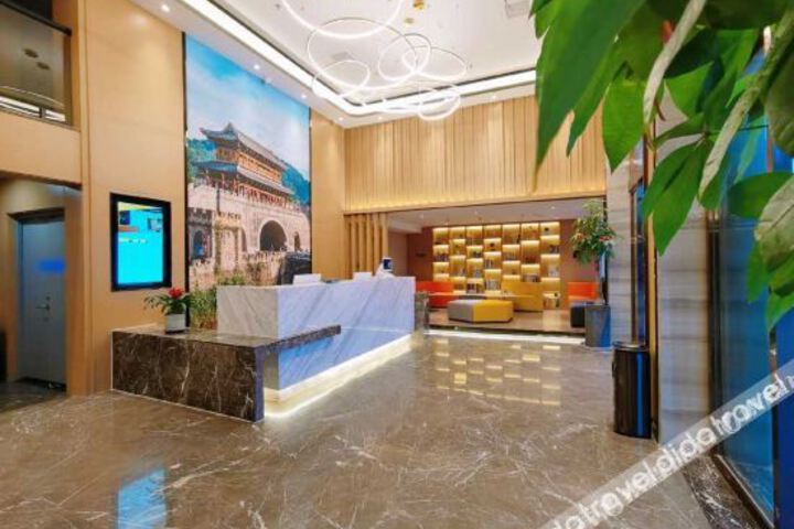 Hotel 4 of 13