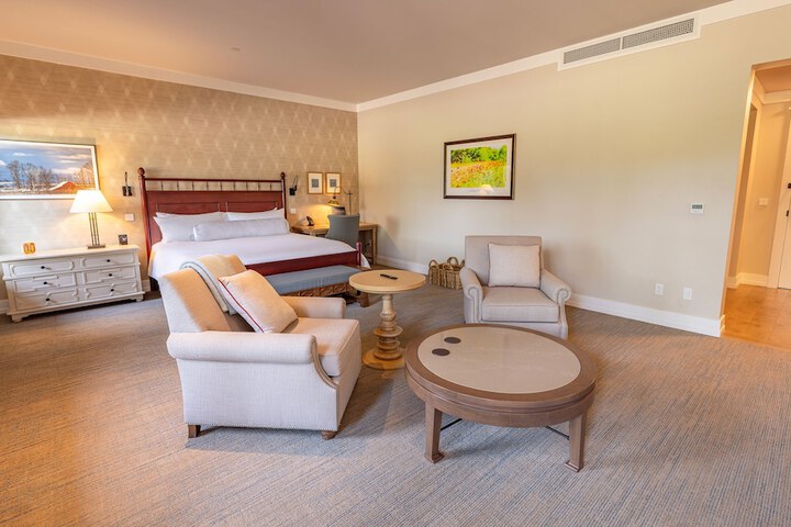 Room 34 of 122