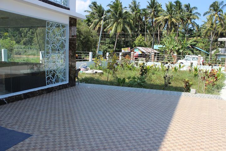 Hotel Exterior 37 of 46