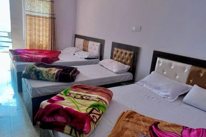 Room 5 of 6
