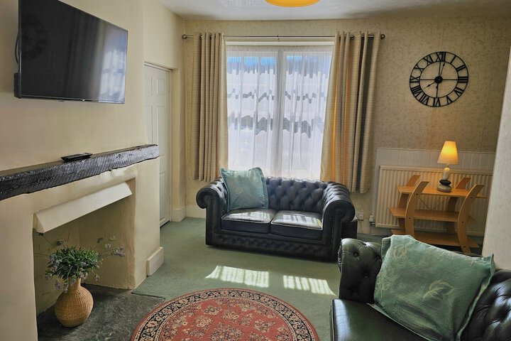 Lounge 31 of 46