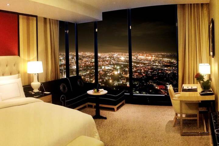 Room 12 of 65