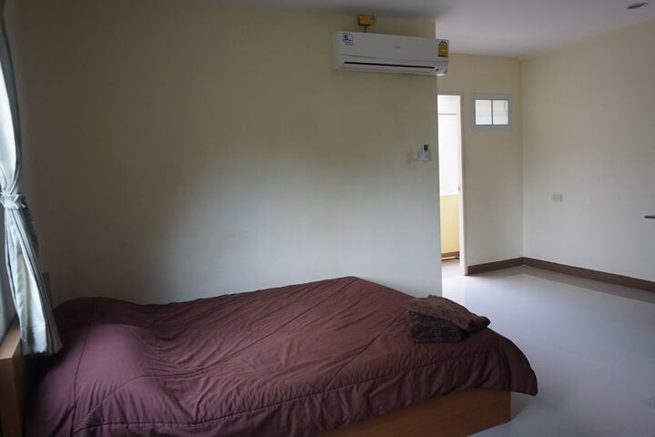 Room 7 of 16