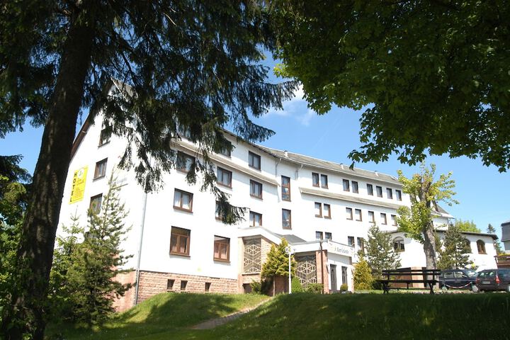 Hotel Exterior 36 of 41
